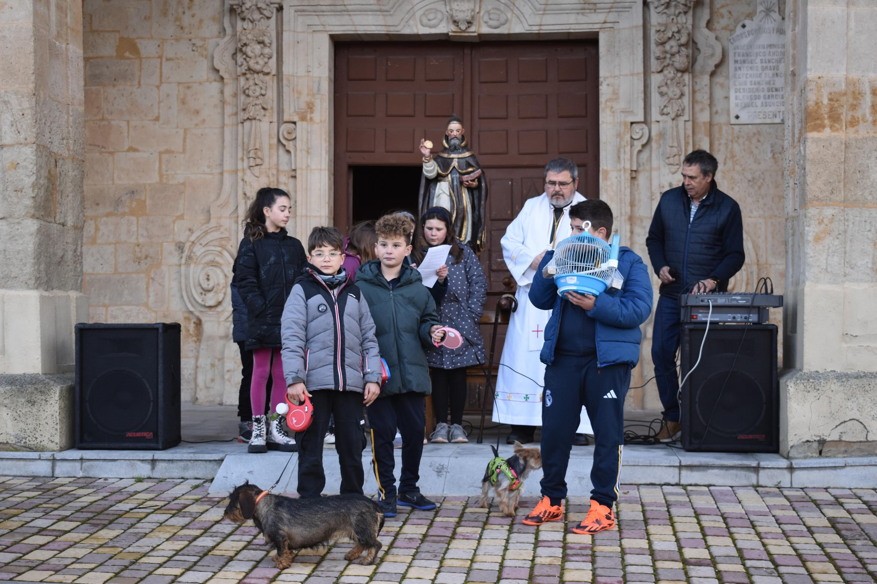 Calzada de Valdunciel cumple con la tradición de San Antón