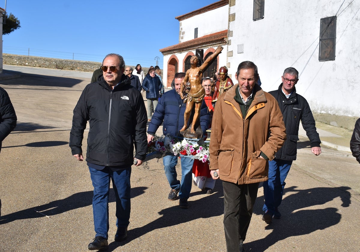 Día de gala para honrar a los Santos Mártires en Vecinos