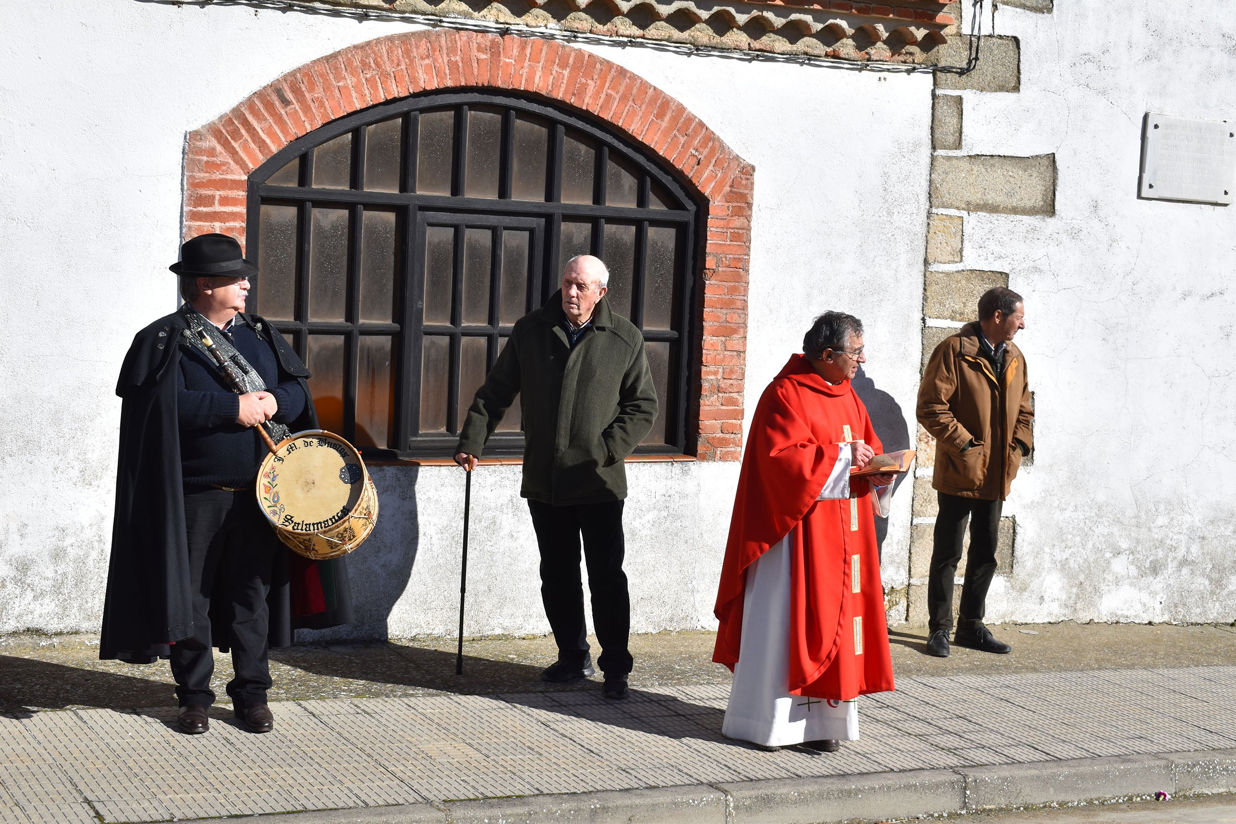 Día de gala para honrar a los Santos Mártires en Vecinos