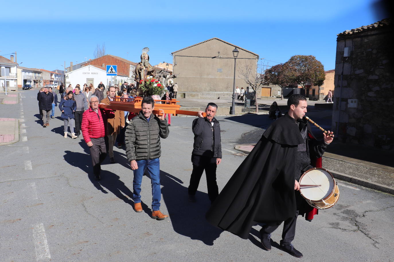 Peromingo no falta a su cita con la fiesta de San Antón