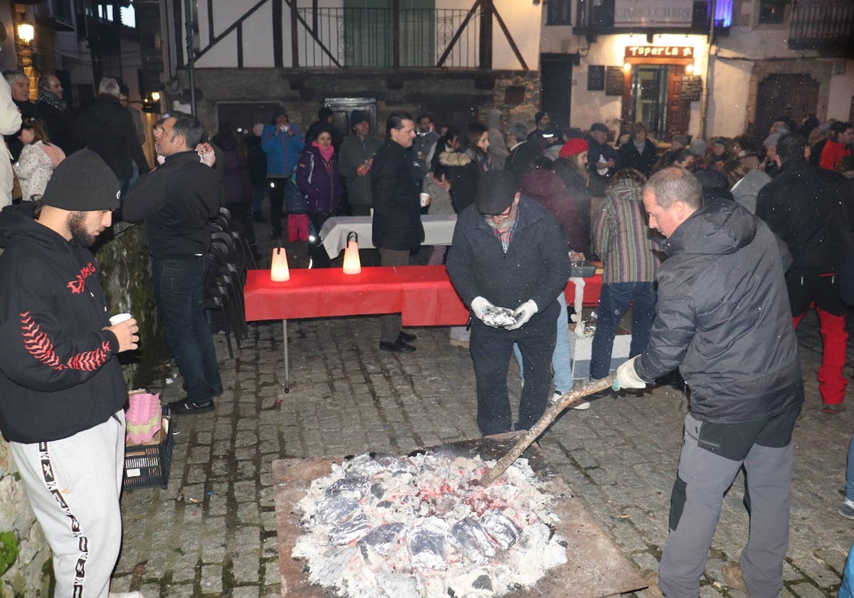 Candelario celebra el día del chorizo con una animada tarde en el Solano