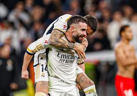 Carvajal celebra su tanto con Joselu.