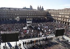 «¡Queremos tren, queremos tren!» El grito unánime desde la Plaza Mayor de Salamanca