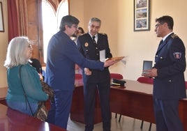 Julia Panchuelo, Alejandro Álvarez, Santiago Herrero y Julio Briz, durante el acto