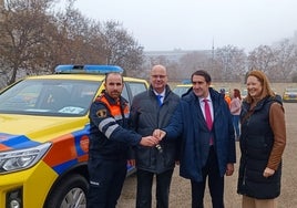 Momento del acto de entrega del vehículo celebrado en Valladolid.