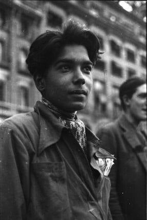 Joven voluntario de las Divisiones de la Juventud. Barcelona, 27 de marzo de 1938.