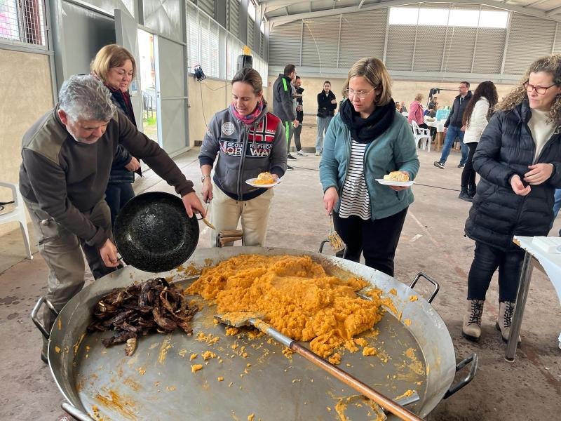 Día de convivencia en Valverdón en torno al cerdo