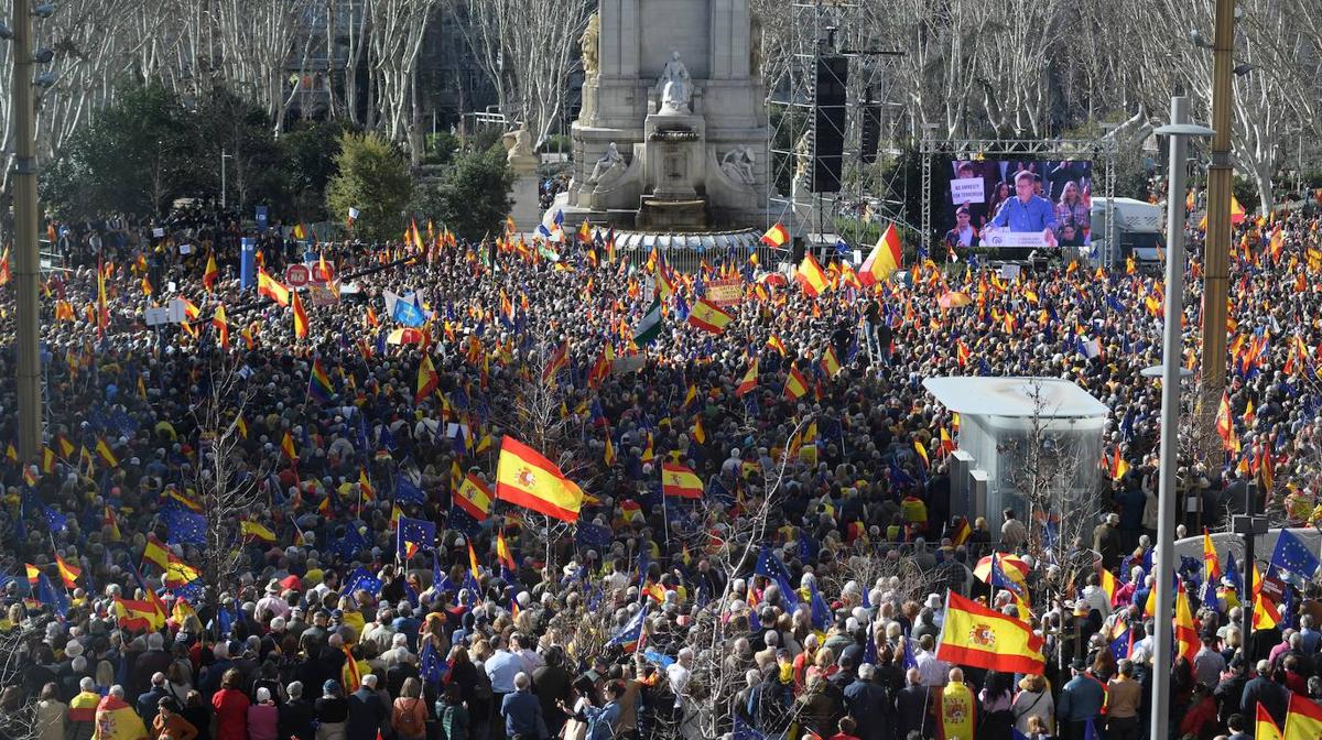 El PP cifra en más de 70.000 los asistentes a su protesta contra la amnistía y Delegación de Gobierno calcula 45.000