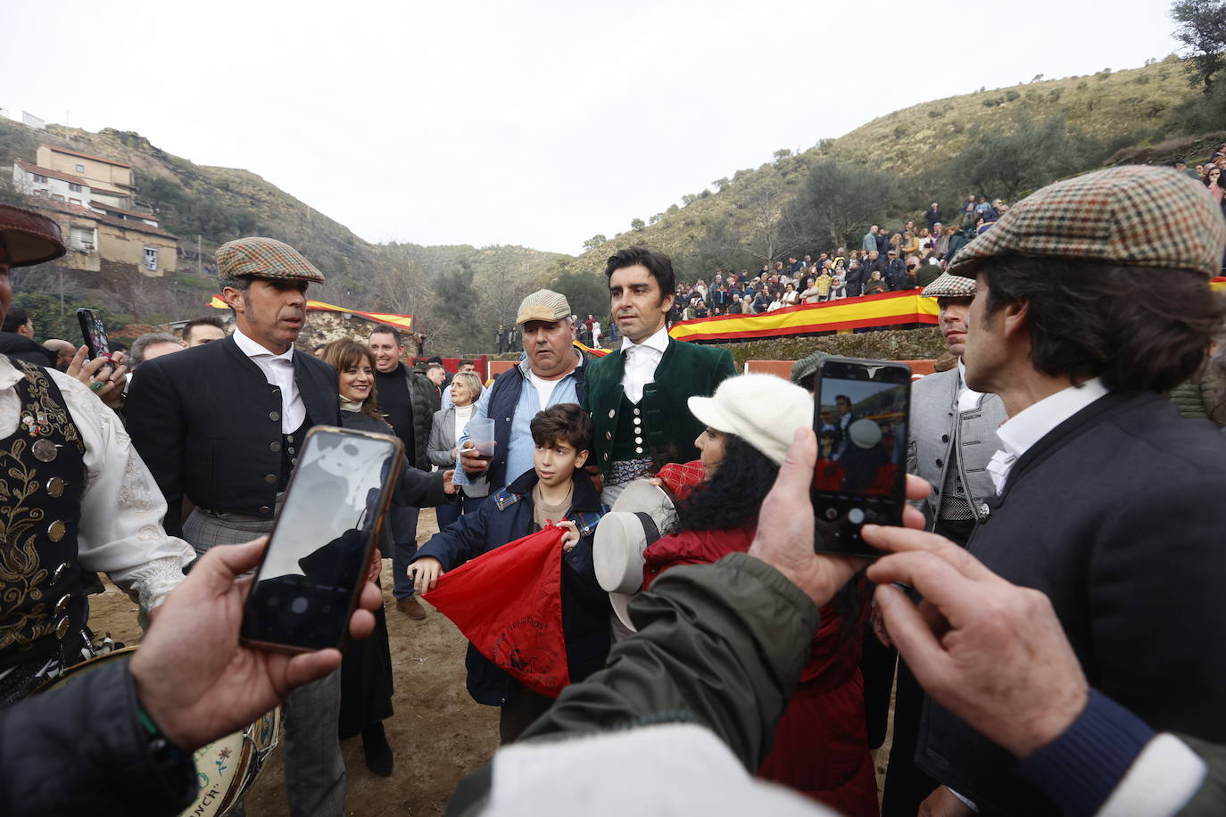 Con ganas de toros en el estreno de la temporada en Valero