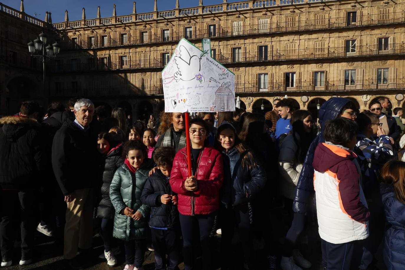 Una Plaza Mayor que aclama a la paz