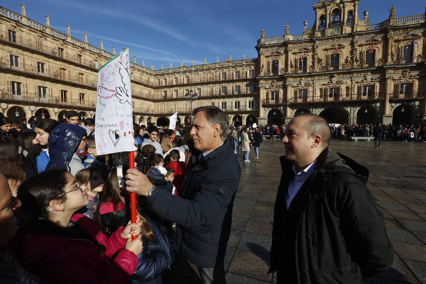 Una Plaza Mayor que aclama a la paz
