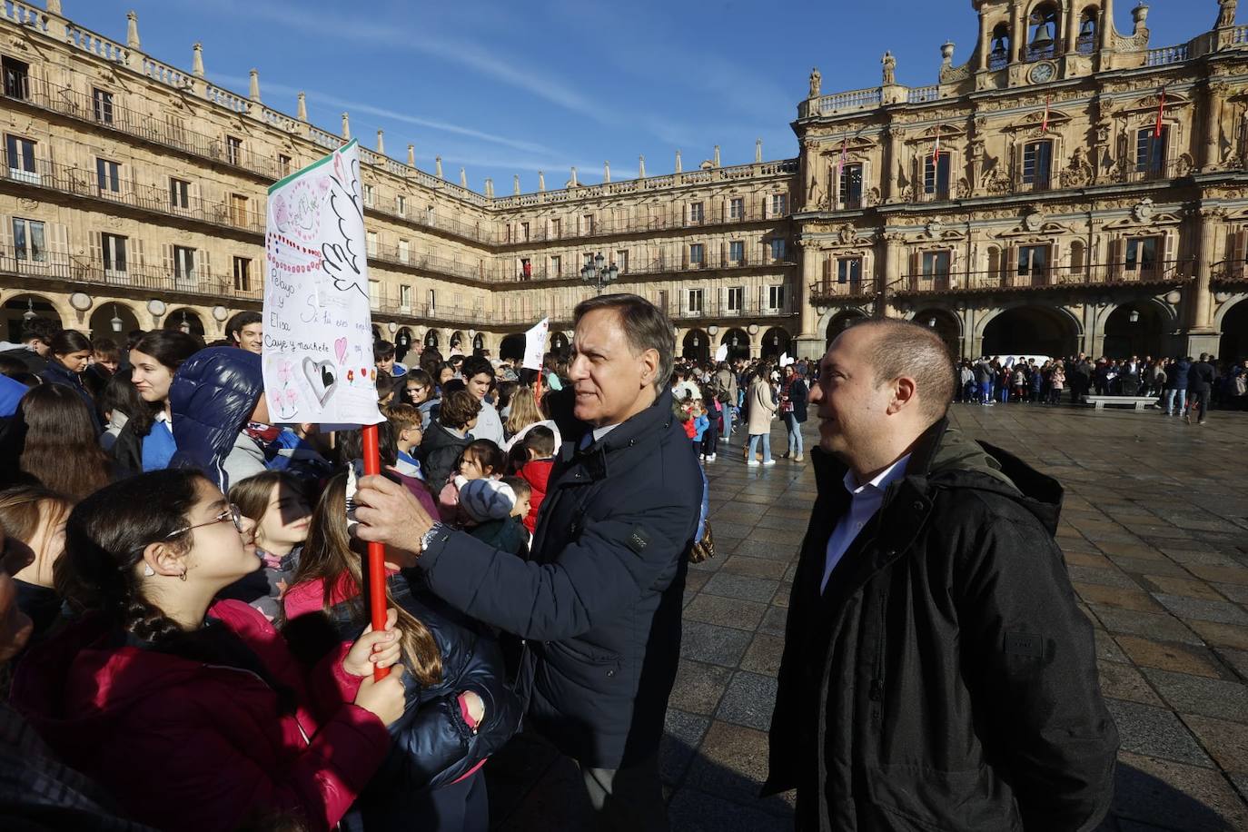 Una Plaza Mayor que aclama a la paz