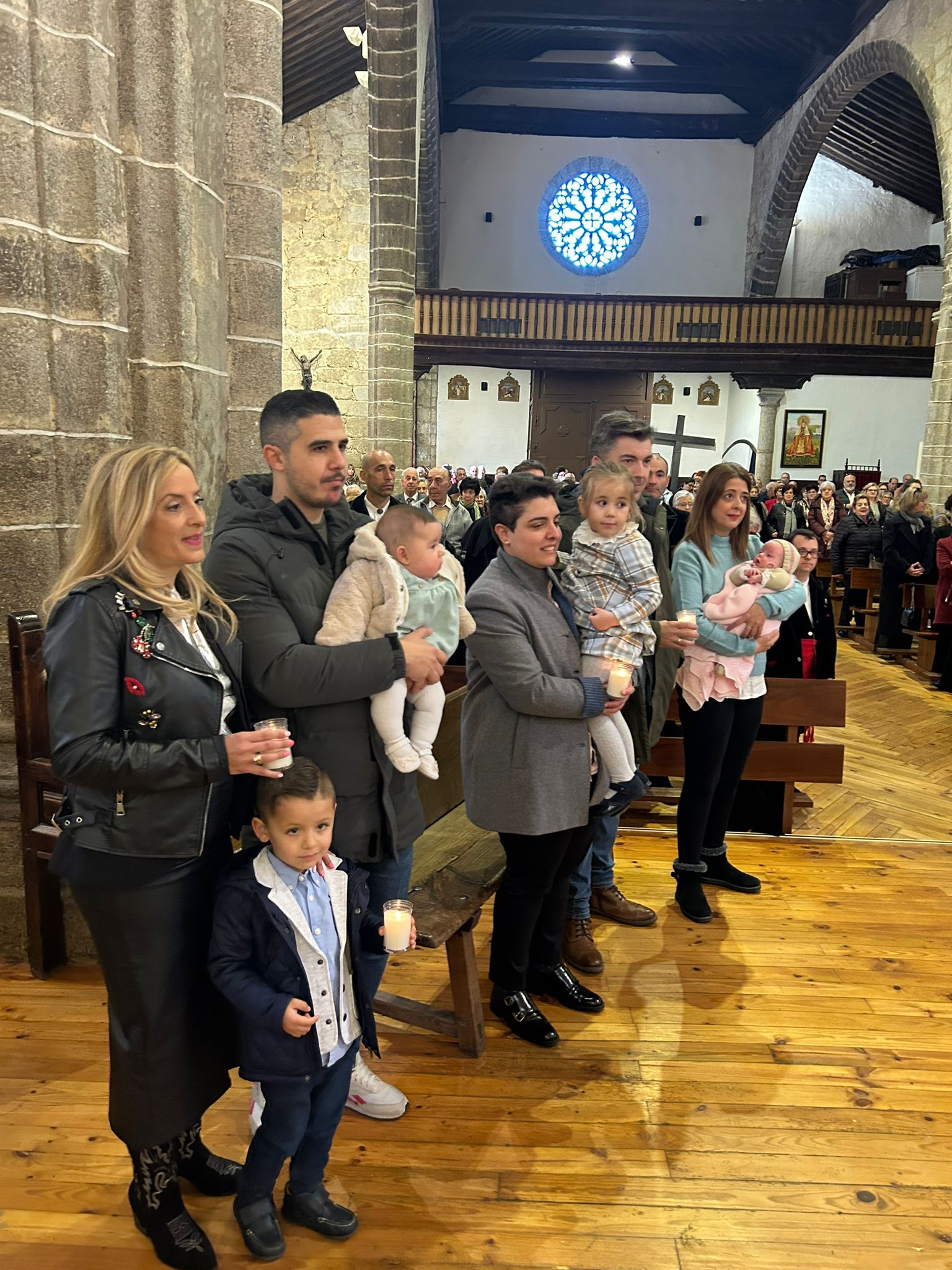 Candelario arropa a la Virgen de las Candelas en el día grande de sus fiestas