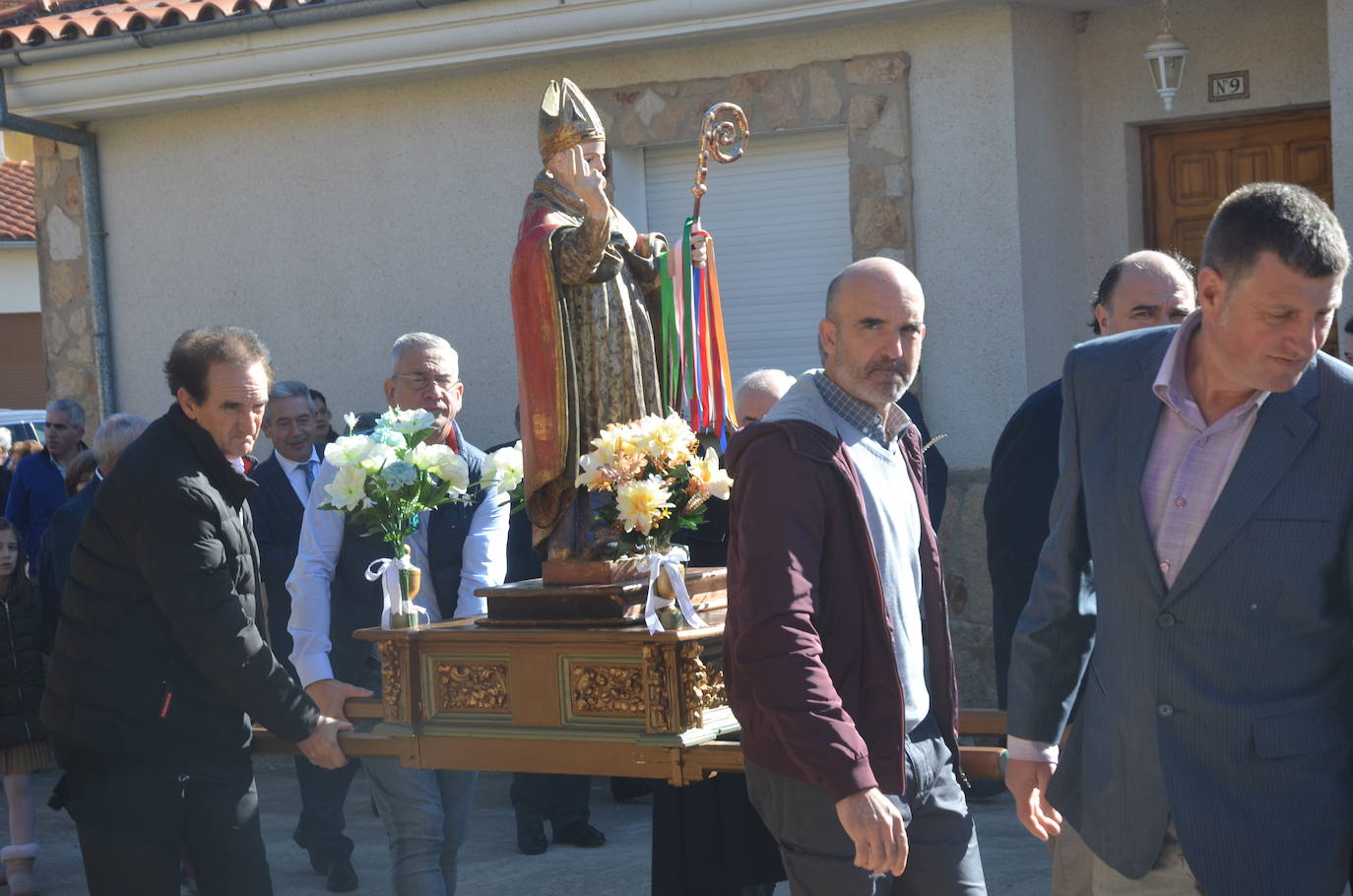 San Blas baña de colores Sepulcro Hilario