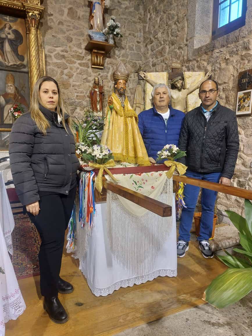 El sol acompaña a San Blas en el día de su fiesta en Santibáñez de la Sierra