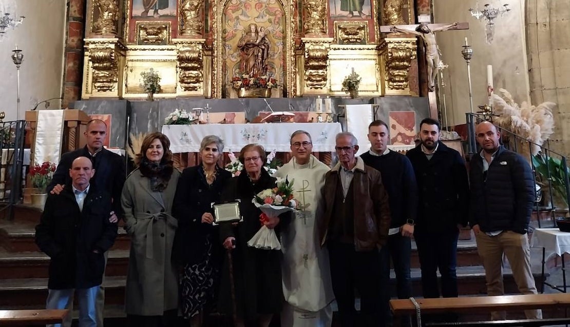 Honores a la Virgen de las Candelas en Palaciosrubios