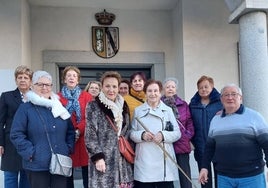 Entrega del bastón de mando de manos del alcalde, Carlos Parra.