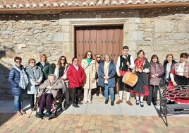 Las mujeres comenzaron la celebración de su día de fiesta con la misa en la iglesia parroquial.