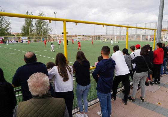 Aficionados en el Zurguen.