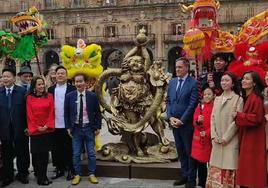 Xu Hongfei vuelve a la Plaza Mayor de Salamanca para celebrar el Año del Dragón