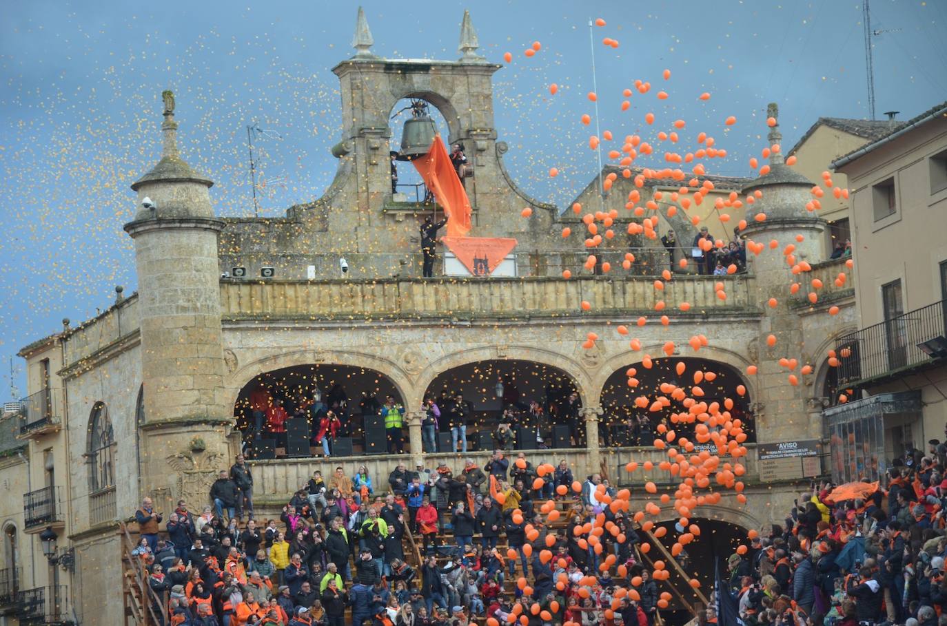 Miles de personas dan la bienvenida al Carnaval del Toro 2024