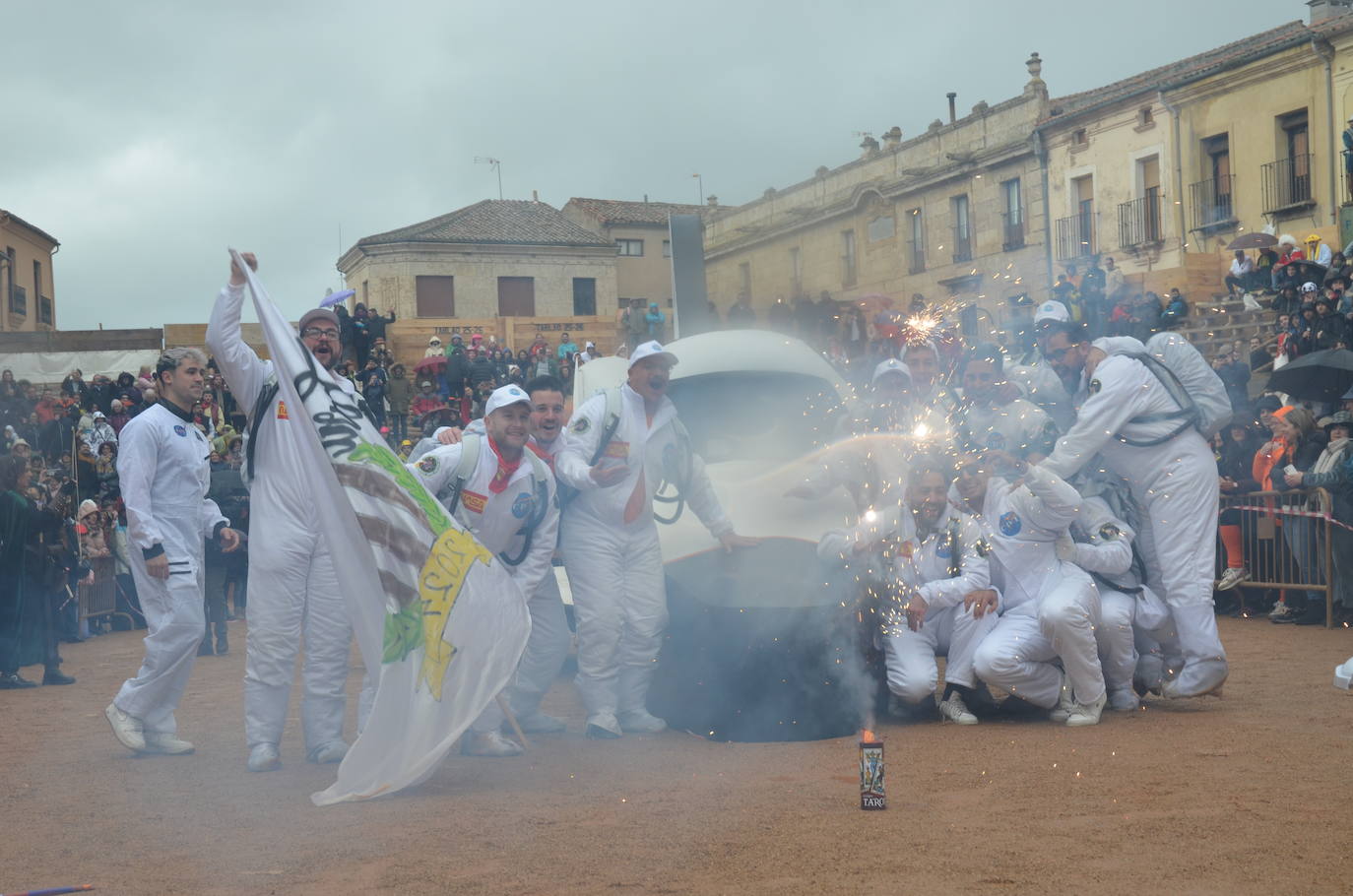 Disfraces y frenesí en el Sábado de Carnaval