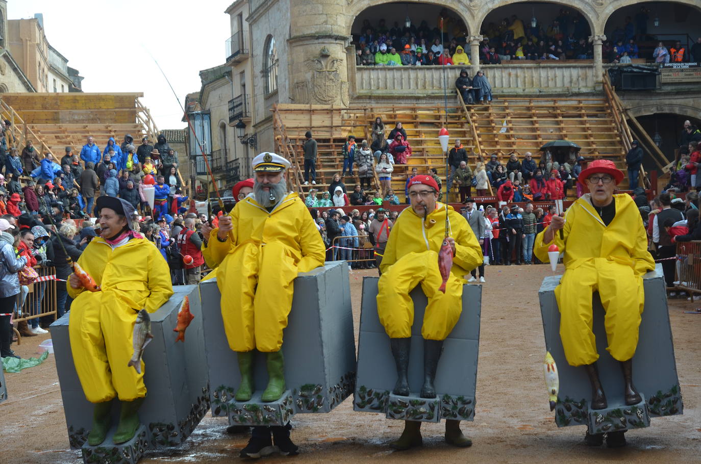 Disfraces y frenesí en el Sábado de Carnaval