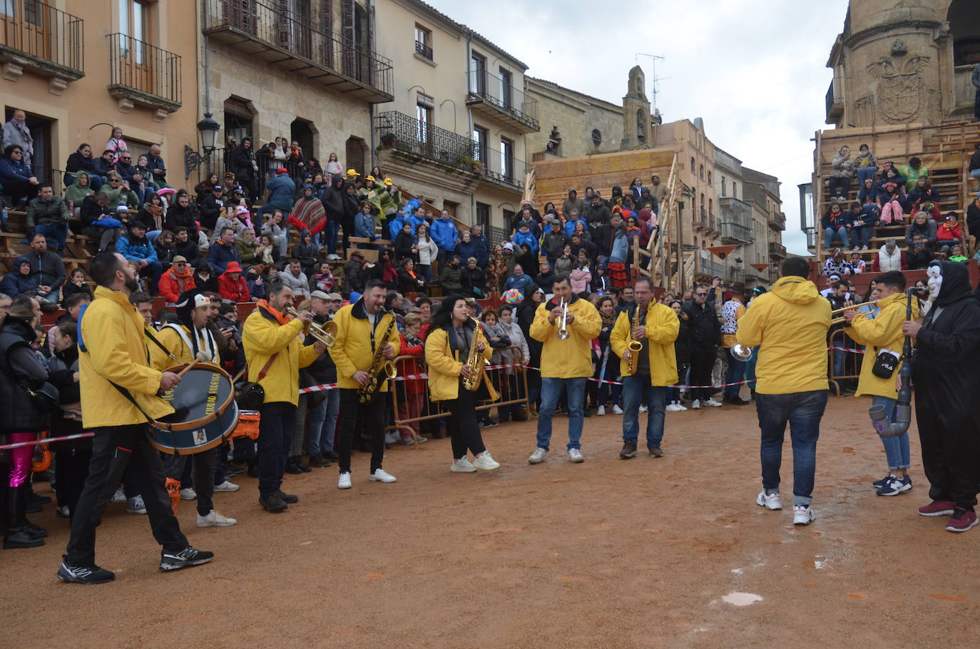 Disfraces y frenesí en el Sábado de Carnaval