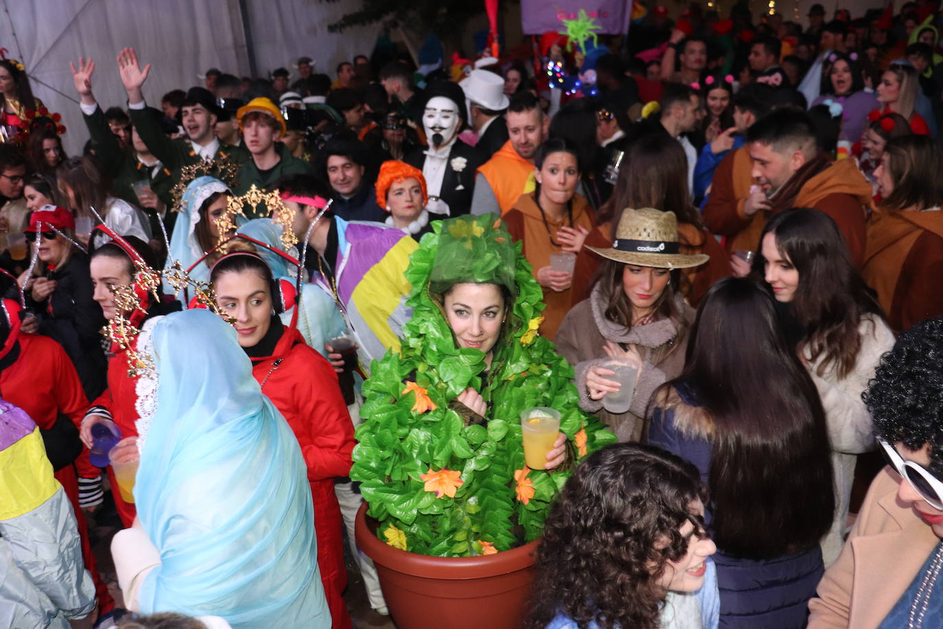 Guijuelo disfruta de una animada noche de Carnaval