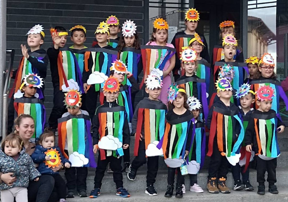 Los pequeños de Cespedosa disfrutaron de un animado desfile.