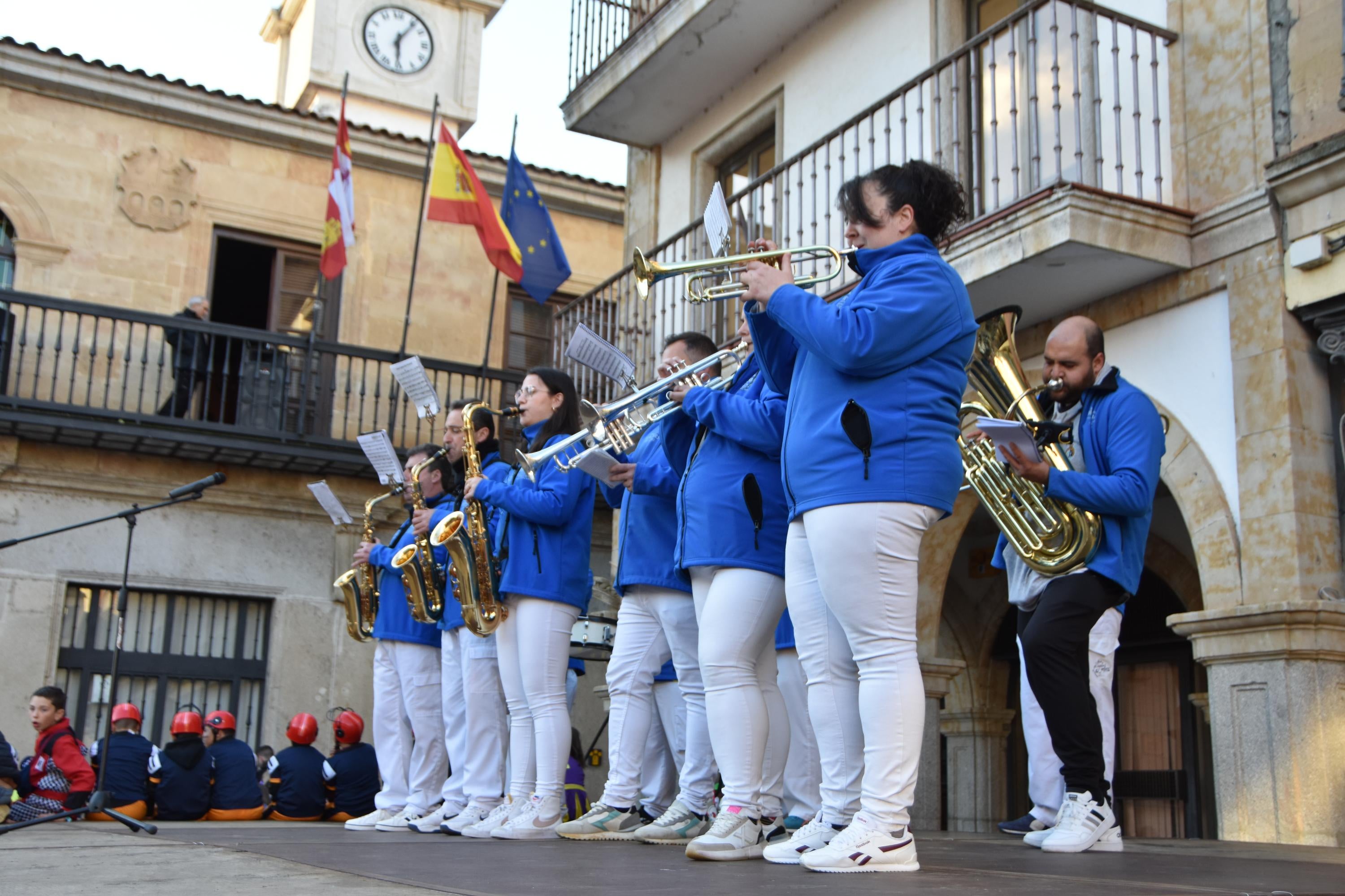 Alba desborda ingenio en Carnaval