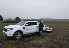 El concejal, Salvador Ruano, junto al equipo de la Unidad de Geodetección de la Universidad de Cádiz.