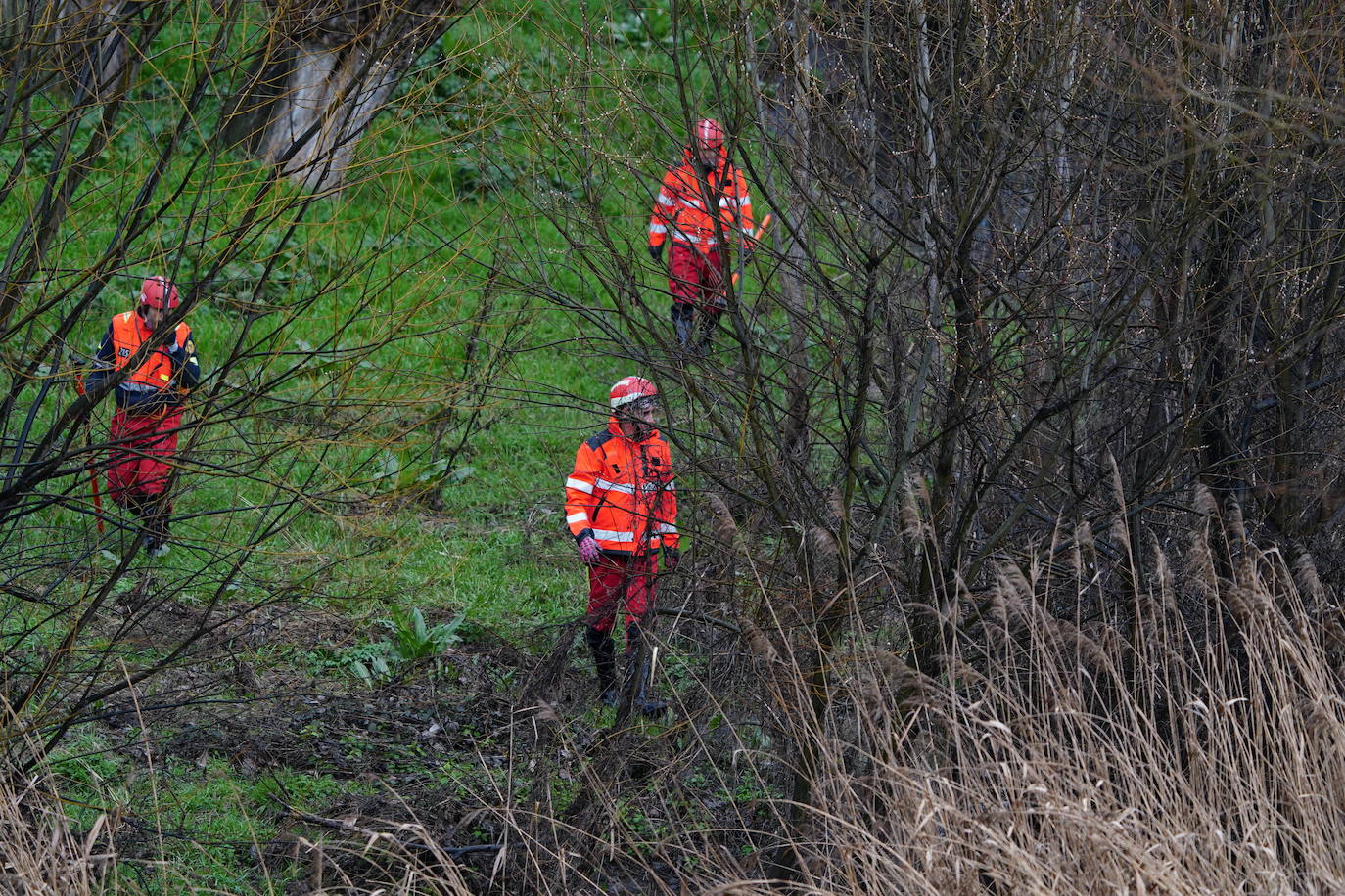 En imágenes: nueva búsqueda en el río para buscar al vecino del Camino de las Aguas desaparecido la semana pasada