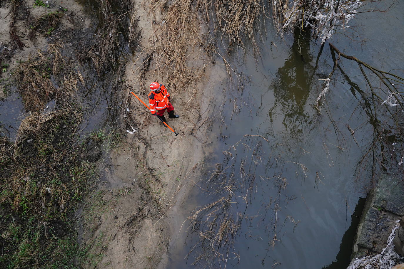 En imágenes: nueva búsqueda en el río para buscar al vecino del Camino de las Aguas desaparecido la semana pasada