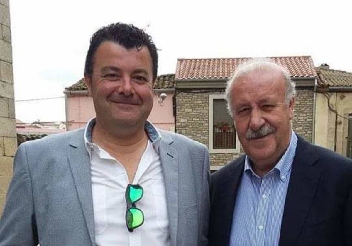 Foto de Paco Cañamero junto a Vicente Del Bosque