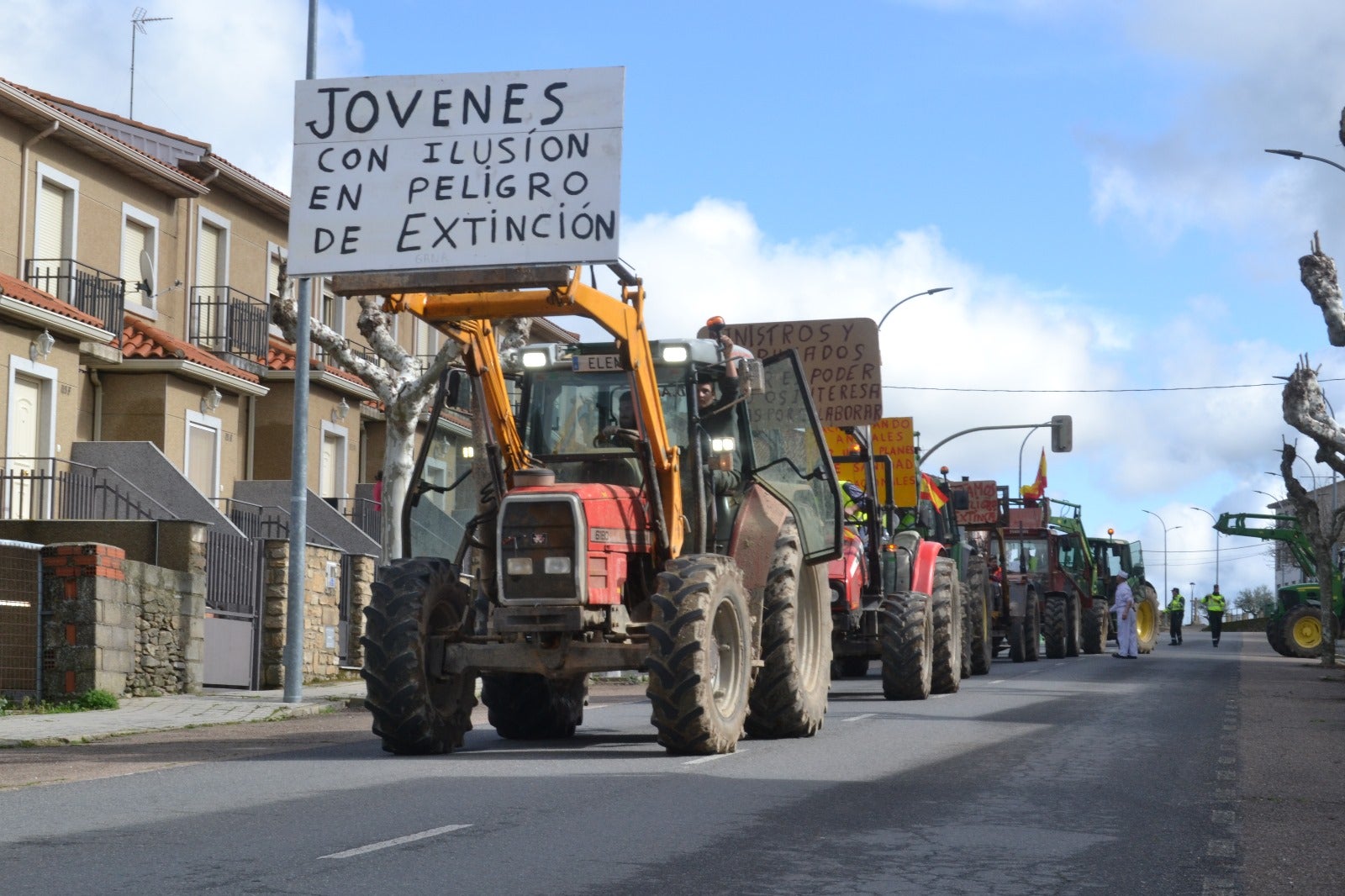 Las originales pancartas de la protesta agraria de Lumbrales