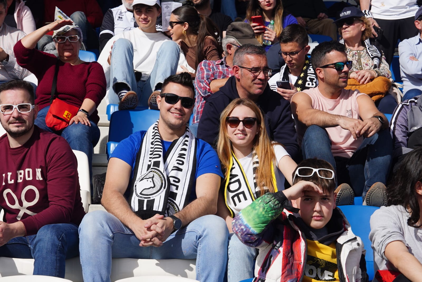 Búscate en la grada del Reina Sofía en el partido de Unionistas contra el Fuenlabrada