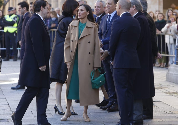 Los salones de la Reina y sus accesorios.