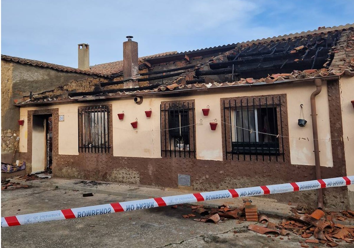 Incendio en una vivienda en Martín de Yeltes, el pasado 4 de febrero.