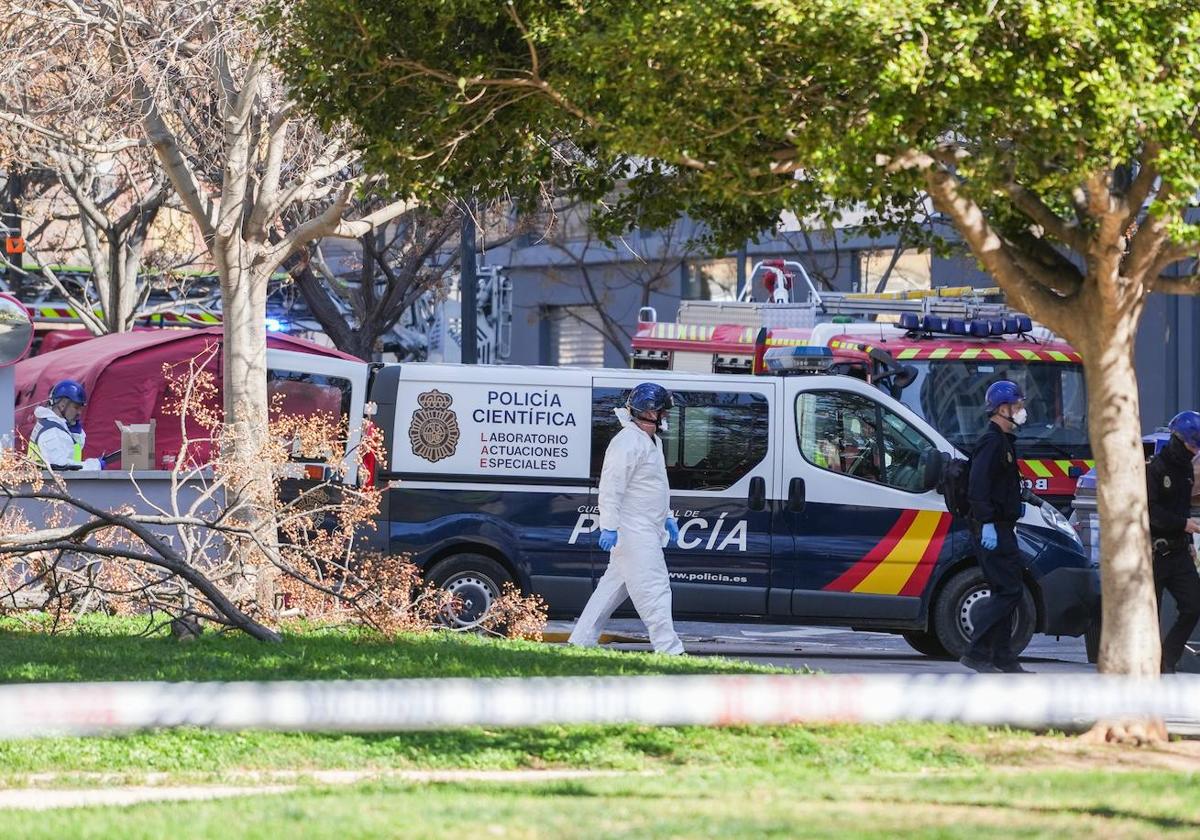 La Policía localiza un nuevo cuerpo en el edificio de Valencia: ya son diez las víctimas mortales