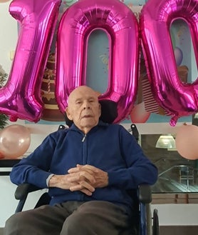 Imagen secundaria 2 - Modesto Blázquez, un hombre de musgo que cumple 100 años