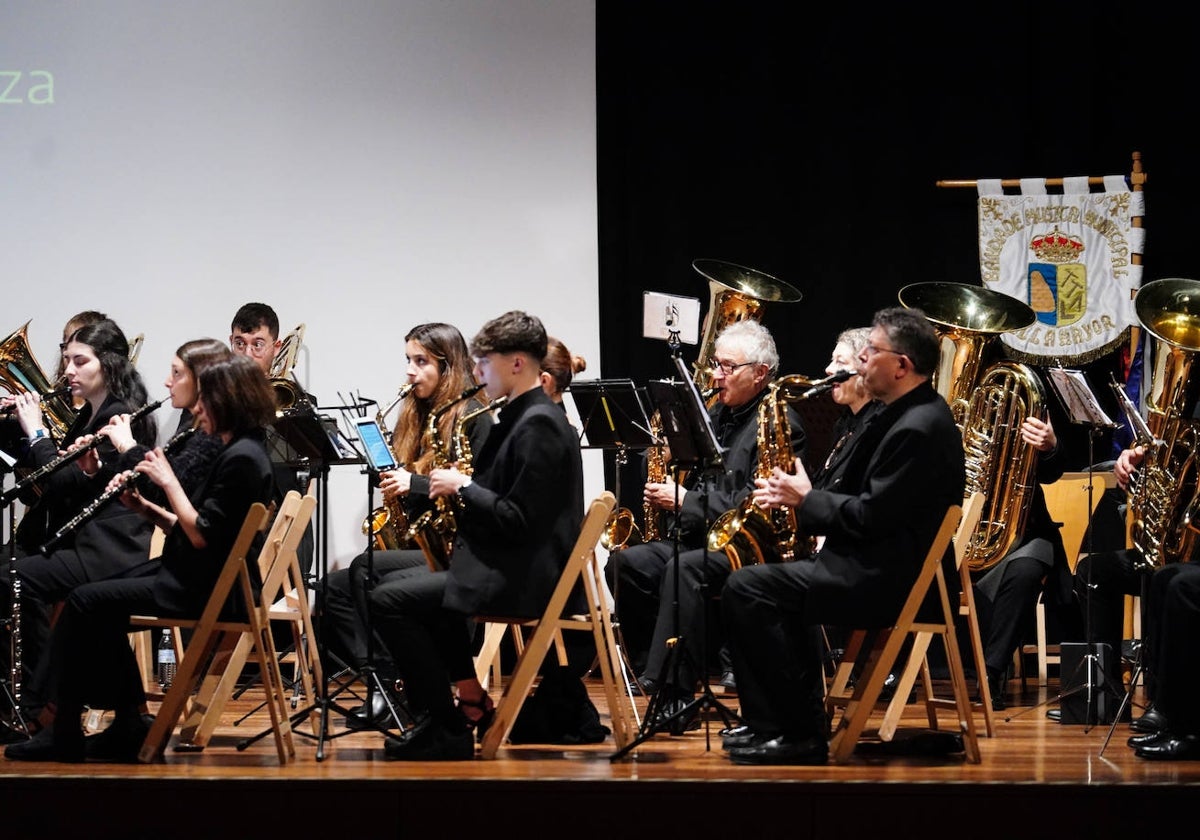 Actuación de la Banda de Música de Villamayor en el Auditorio de Calatrava con motivo del certamen de bandas.