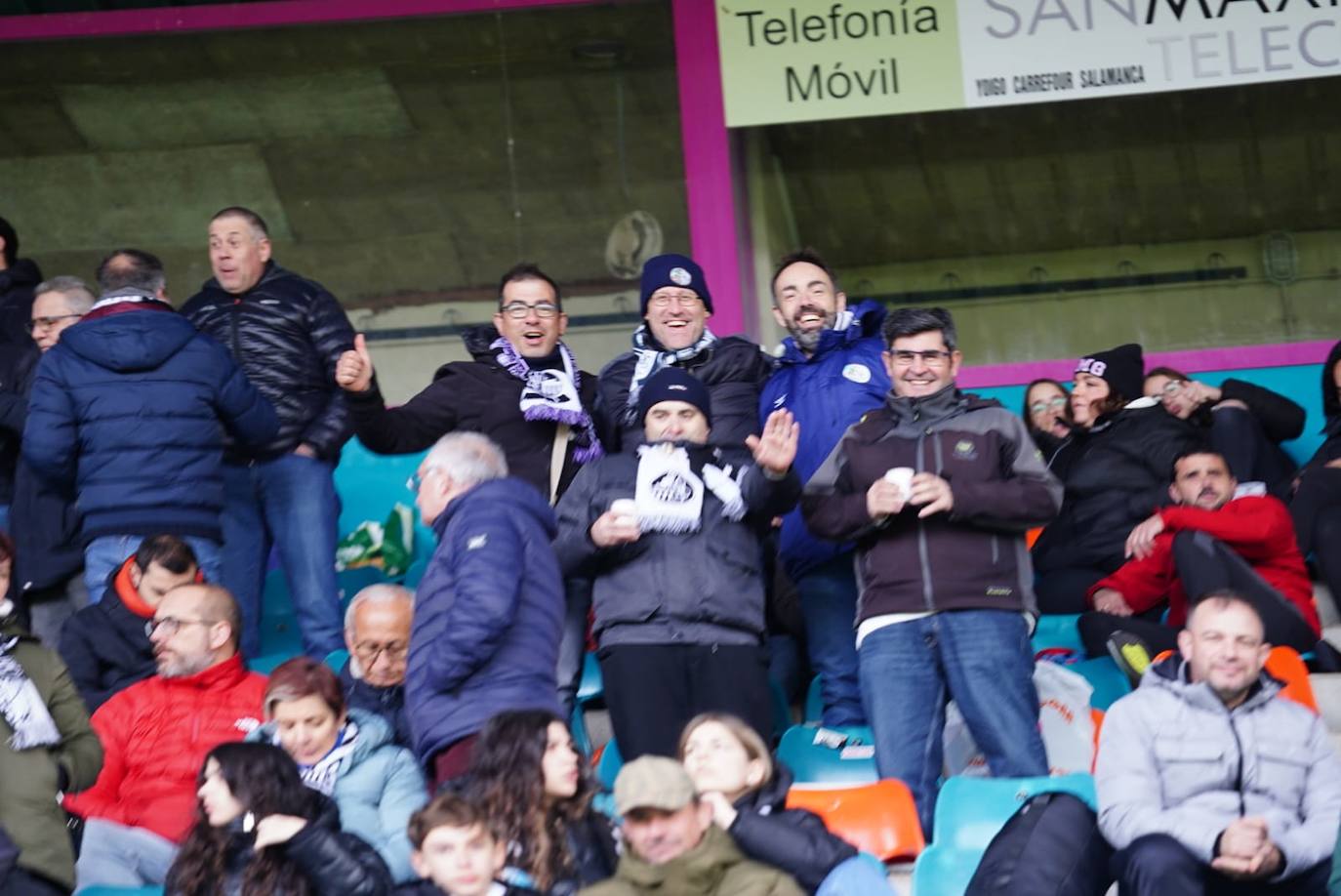 Búscate en la grada del Helmántico en el partido entre el Salamanca UDS y el Bembibre