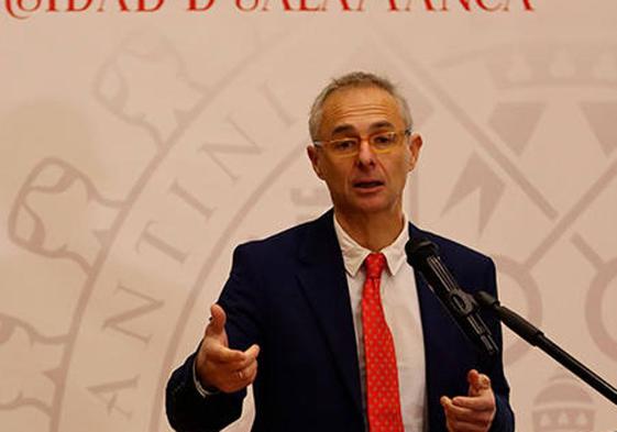 Ricardo Rivero, rector de la Universidad de Salamanca.