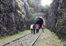 El Camino de Hierro adentra al turista en túneles y ofrece vistas únicas.