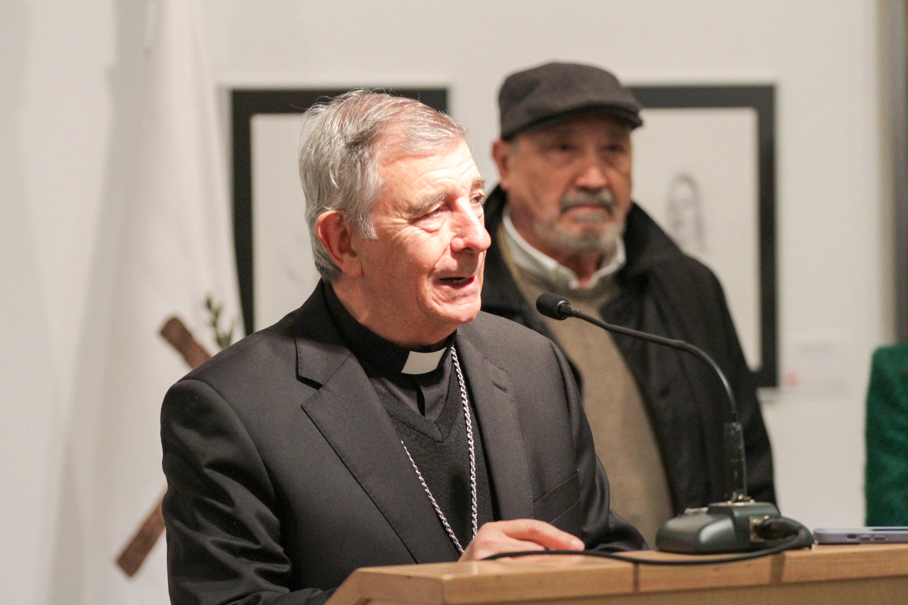 La Pasión salmantina reluce en el Palacio de Congresos con una muestra de Amable Diego