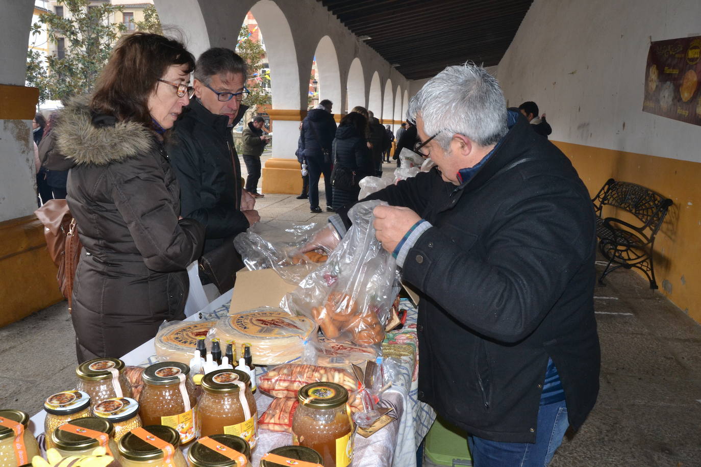 La tradición y el buen comer no faltan en la Feria de Botijeros de Ciudad Rodrigo