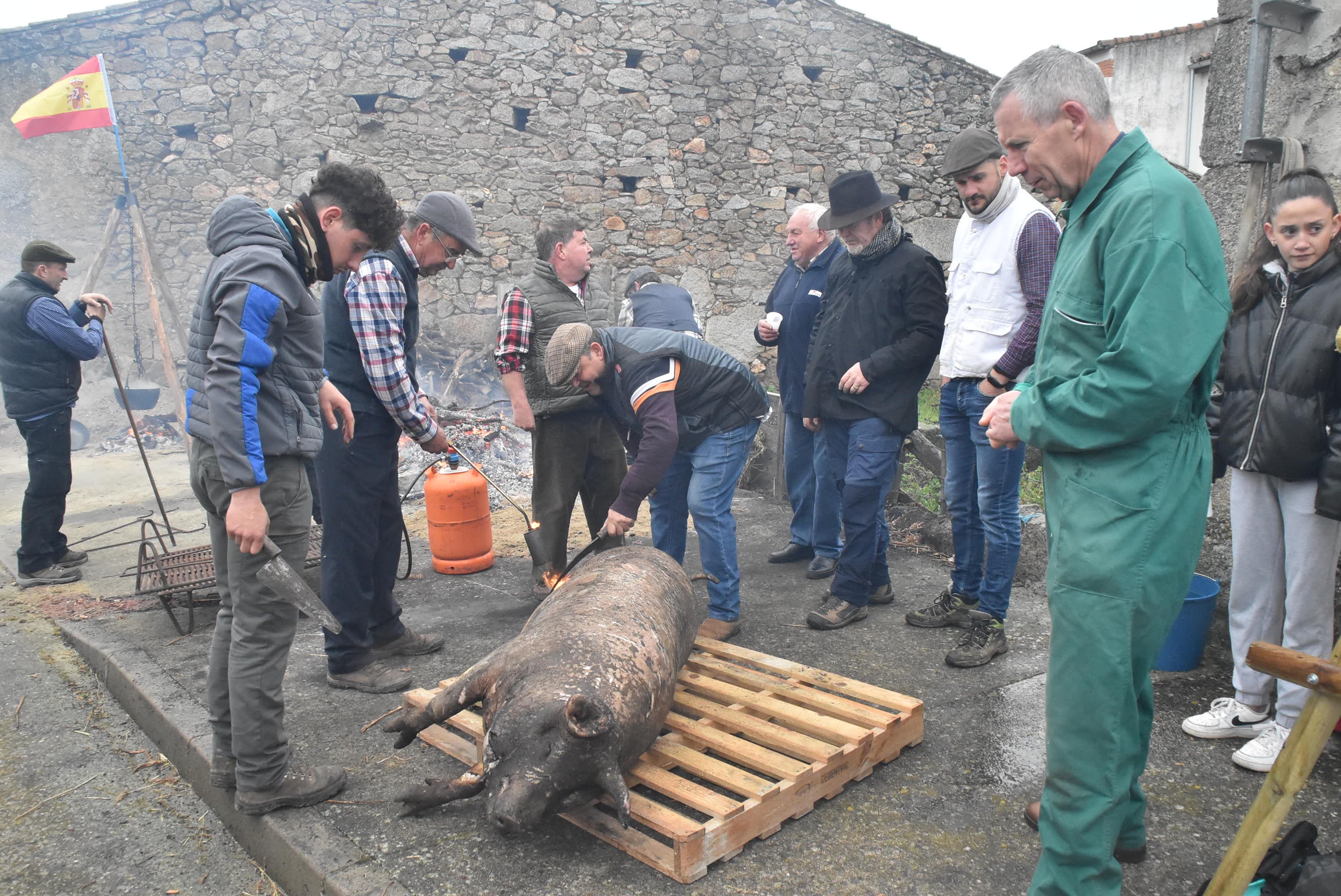 Una tradición que pervive contra viento y lluvia en Peromingo