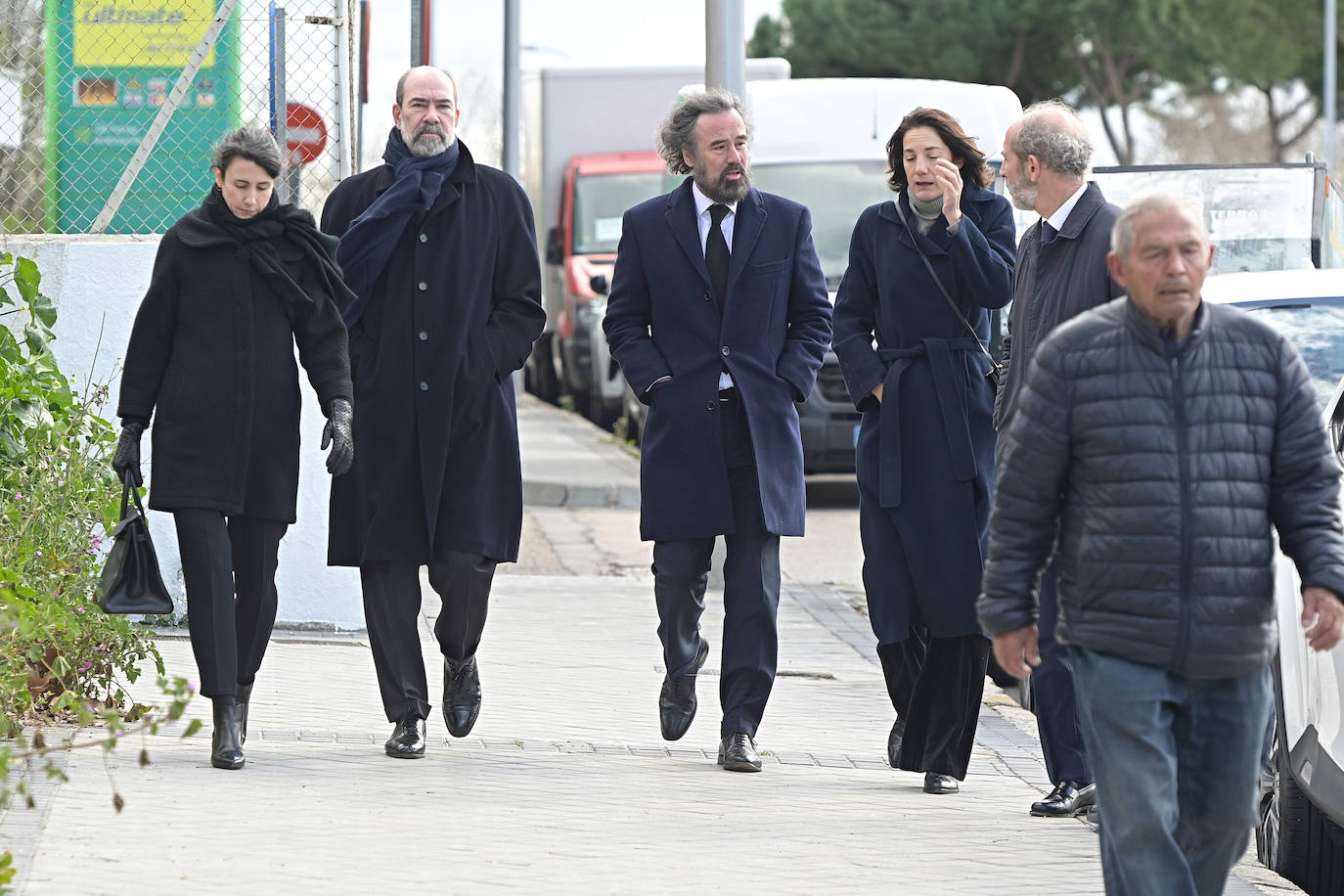 Numerosas caras conocidas le dan el último adiós a Gómez-Acebo, el primo del Rey Felipe VI