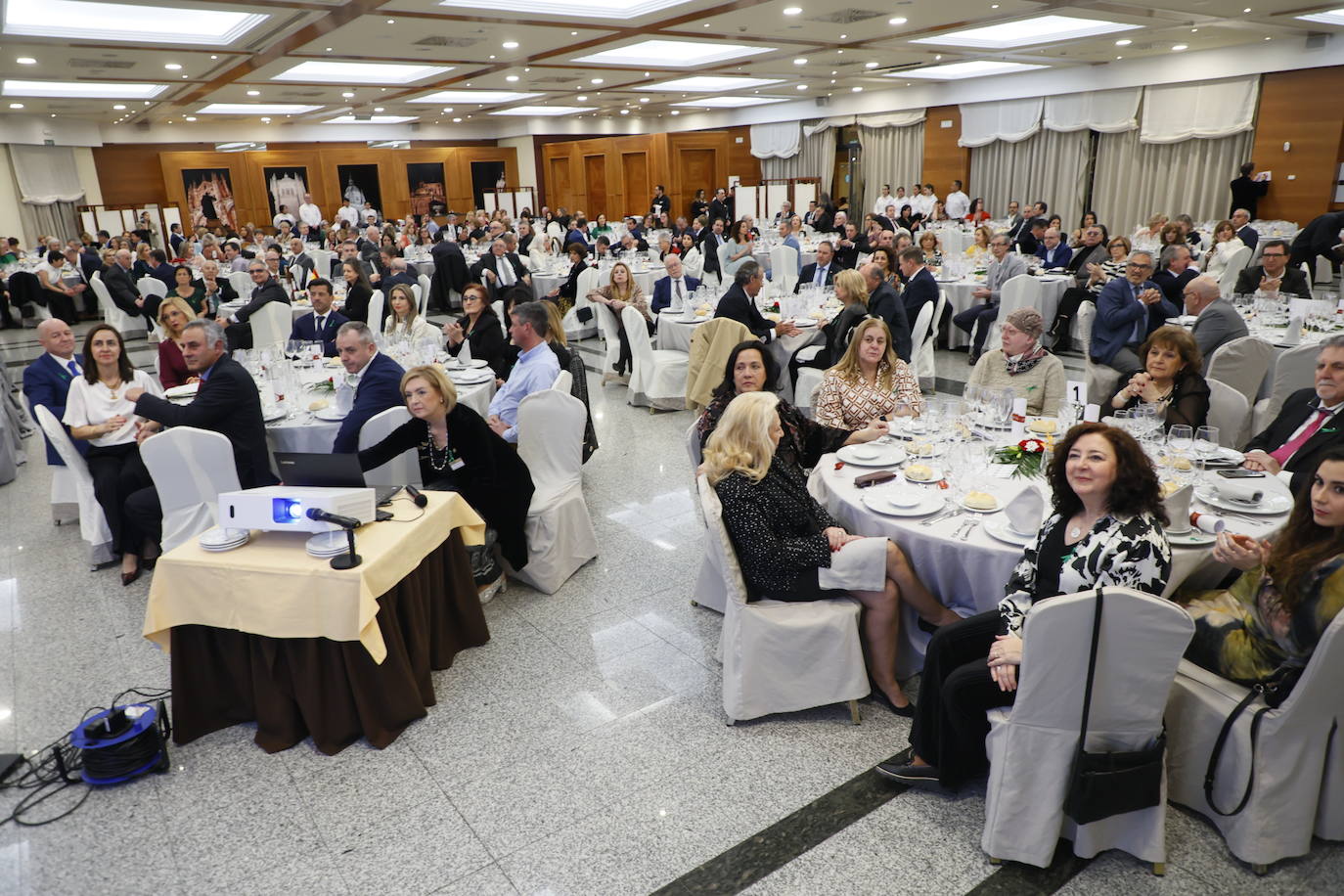 Media etiqueta y dosis de solidaridad para luchar contra el cáncer